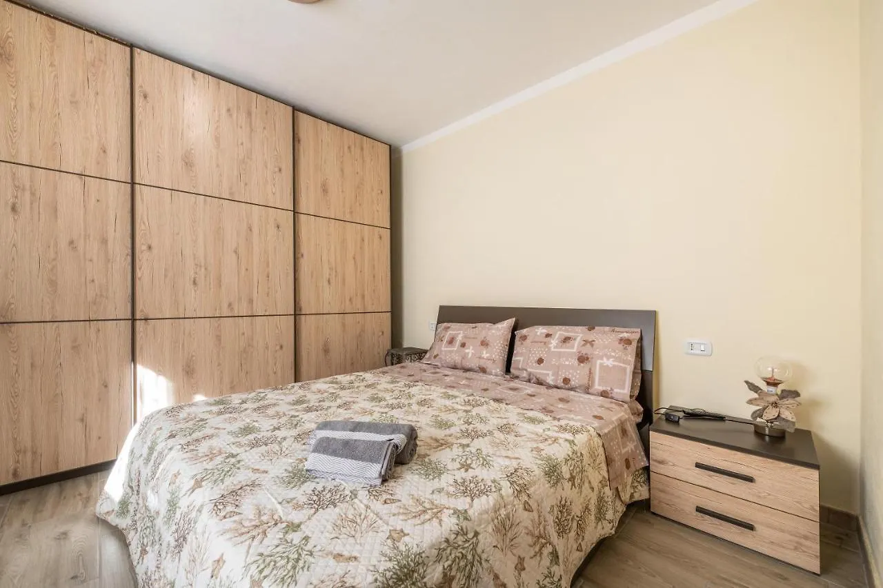 Appartamento Casa di Stefania Fluminimaggiore 0*,  Italia